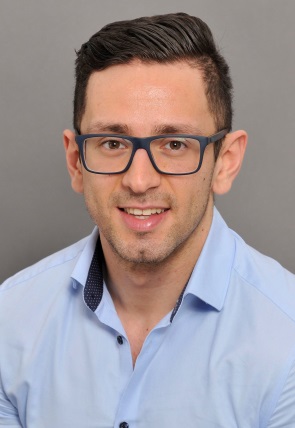 Porträt von Erhan, einer Assistenzkraft im Team von Daniel